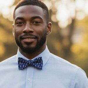 Vineyard Vines Men’s Silk Bow Tie Blue Lighthouse Sailboat Nautical Print Made i